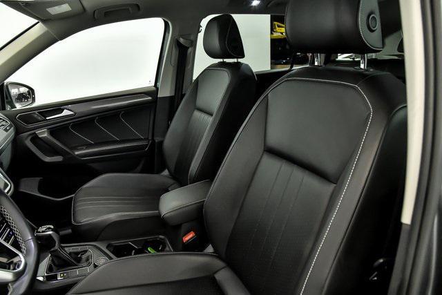 Photo of 2022 Gray Volkswagen Tiguan