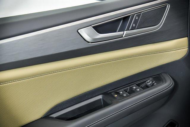 Photo of 2025 Pure White Volkswagen Atlas Cross Sport