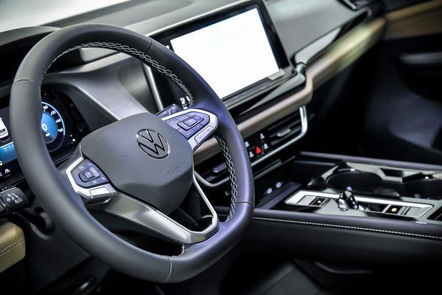 Photo of 2025 Pure White Volkswagen Atlas Cross Sport
