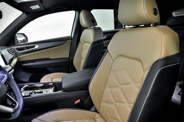 Photo of 2025 Pure White Volkswagen Atlas Cross Sport