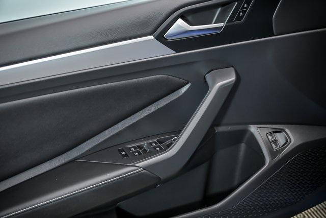 Photo of 2022 Blue Metallic Volkswagen Jetta