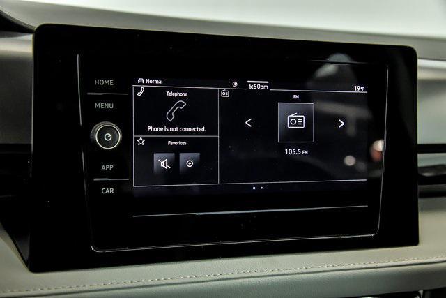 Photo of 2025 Pure White Volkswagen Taos