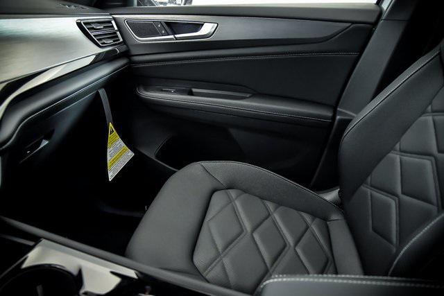 Photo of 2025 Silver Mist Metallic Volkswagen Atlas Cross Sport