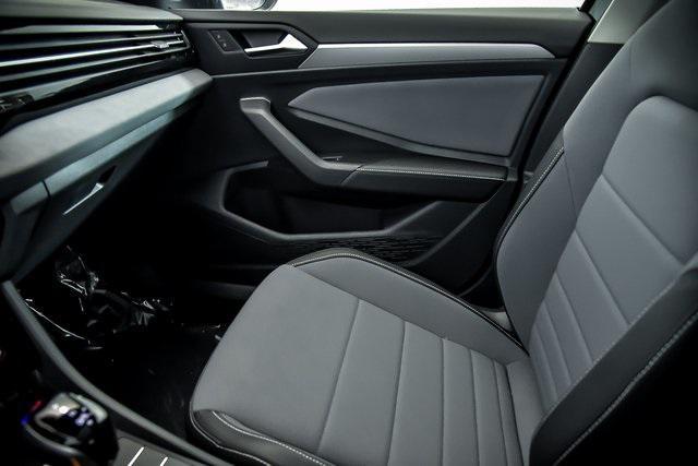Photo of 2025 Pyrite Silver Metallic Volkswagen Jetta