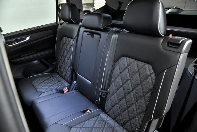 Photo of 2024 Silver Mist Metallic Volkswagen Atlas