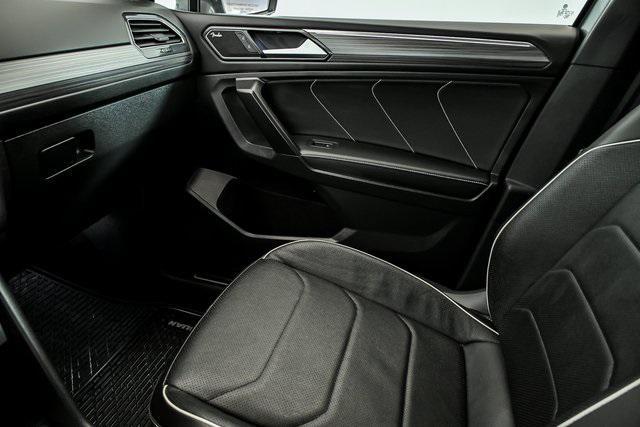 Photo of 2022 Gray Volkswagen Tiguan