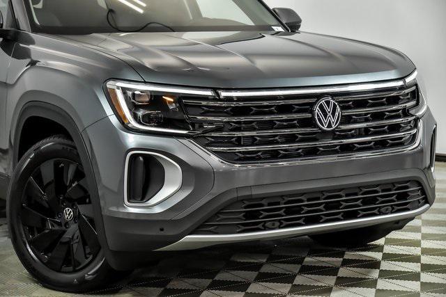 Photo of 2025 Platinum Gray Metallic Volkswagen Atlas