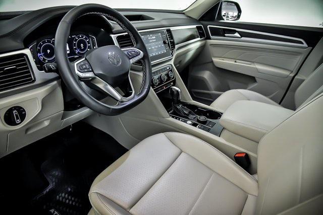 Photo of 2022 Black Volkswagen Atlas