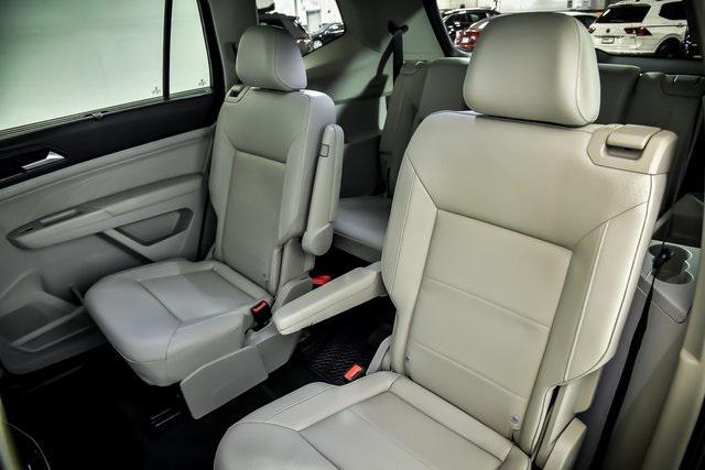 Photo of 2022 Black Volkswagen Atlas