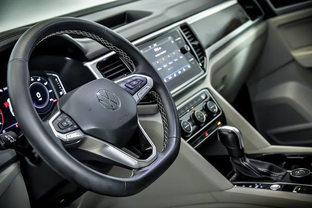 Photo of 2022 Black Volkswagen Atlas