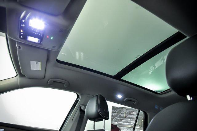 Photo of 2024 Deep Black Volkswagen Atlas