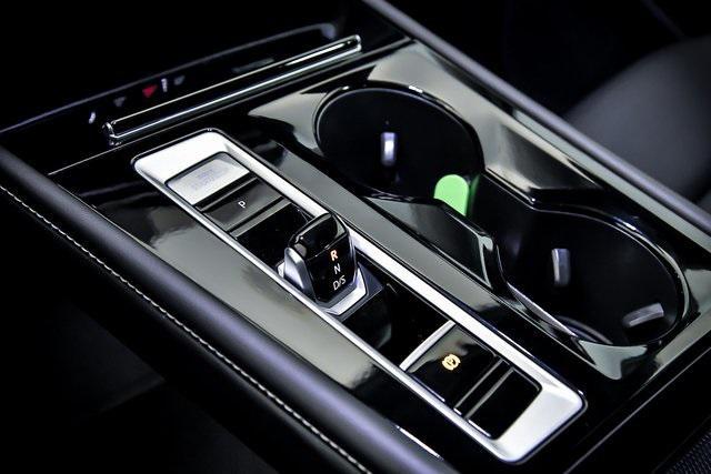Photo of 2024 Deep Black Volkswagen Atlas