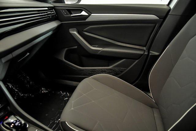 Photo of 2025 Silver Volkswagen Jetta
