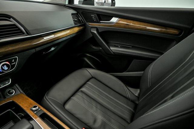 Photo of 2023 Black Audi Q5