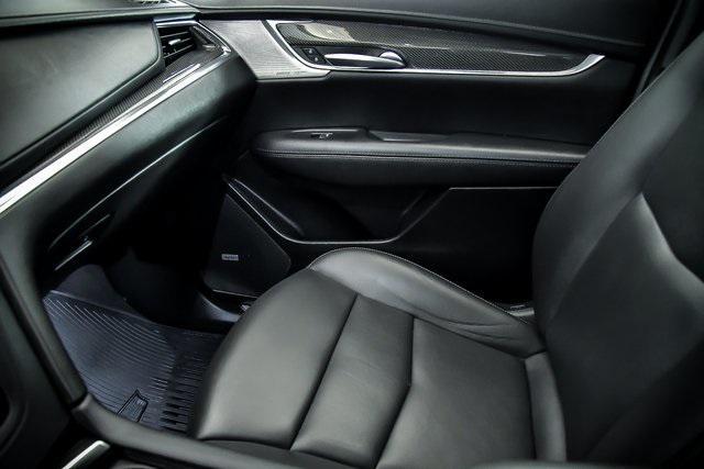Photo of 2022 Stellar Black Metallic Cadillac XT5