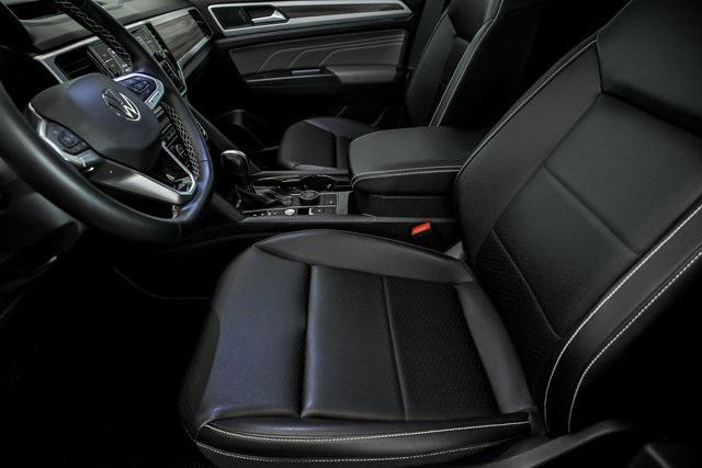 Photo of 2023 Silver Metallic Volkswagen Atlas