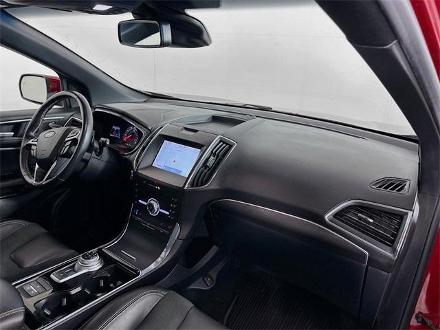 Photo of 2020 Red Ford Edge