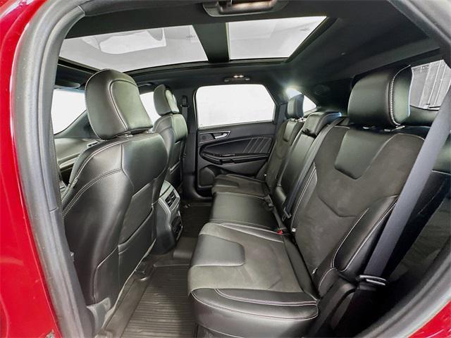 Photo of 2020 Red Ford Edge