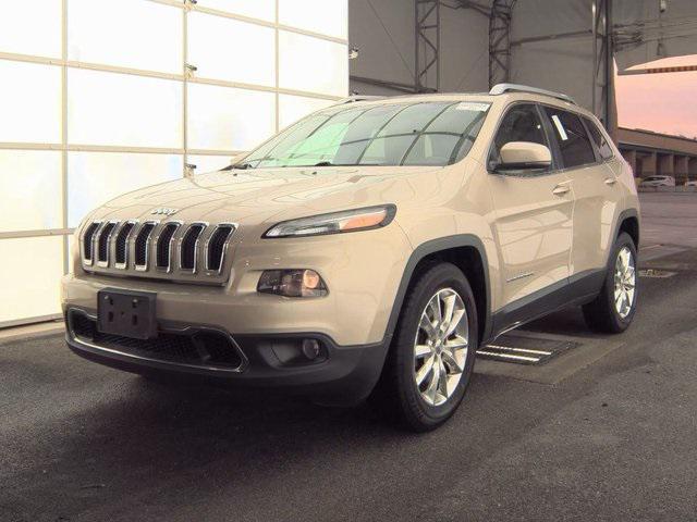 Photo of 2015 Cashmere Pearlcoat Jeep Cherokee