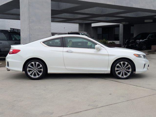 Photo of 2014 White Orchid Pearl Honda Accord