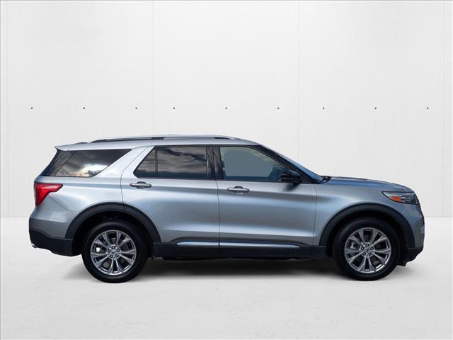Photo of 2023 Iconic Silver Metallic Ford Explorer