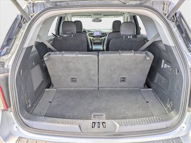 Photo of 2023 Iconic Silver Metallic Ford Explorer