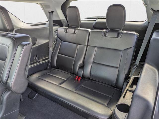Photo of 2023 Iconic Silver Metallic Ford Explorer