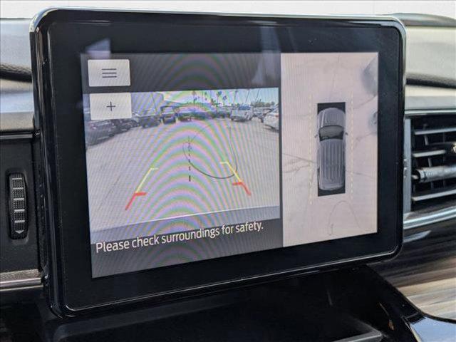 Photo of 2023 Iconic Silver Metallic Ford Explorer