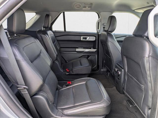 Photo of 2023 Iconic Silver Metallic Ford Explorer