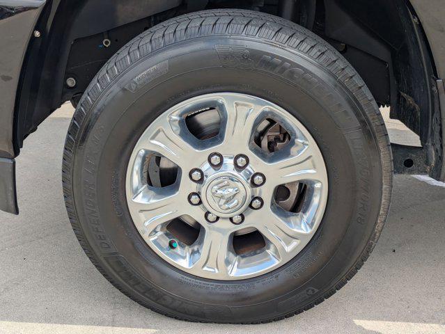 Photo of 2020 Diamond Black Crystal Pearlcoat RAM 2500