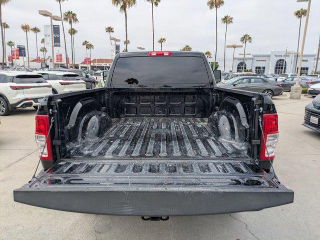 Photo of 2020 Diamond Black Crystal Pearlcoat RAM 2500