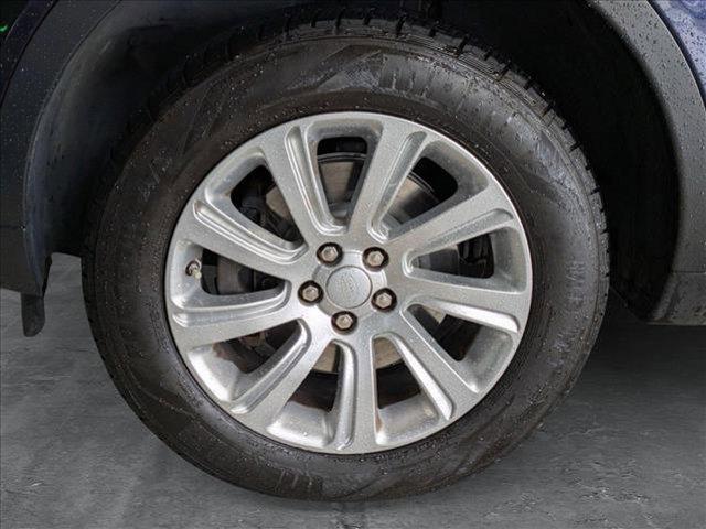 Photo of 2016 Loire Blue Metallic Land Rover Discovery Sport