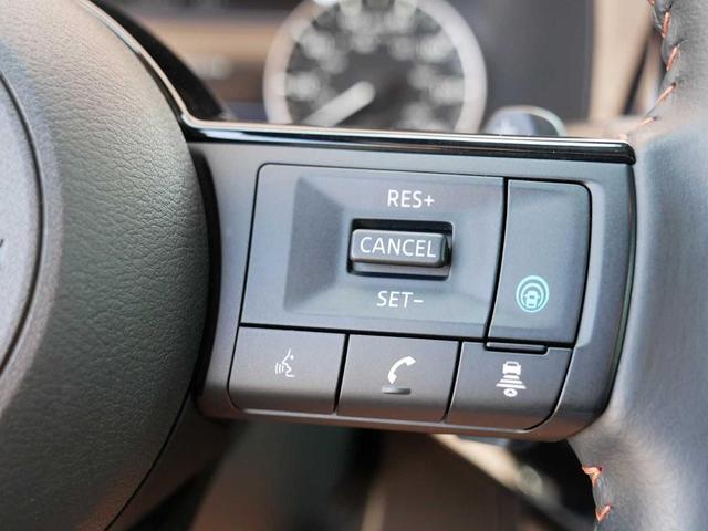 Photo of 2023 Obsidian Green Nissan Pathfinder