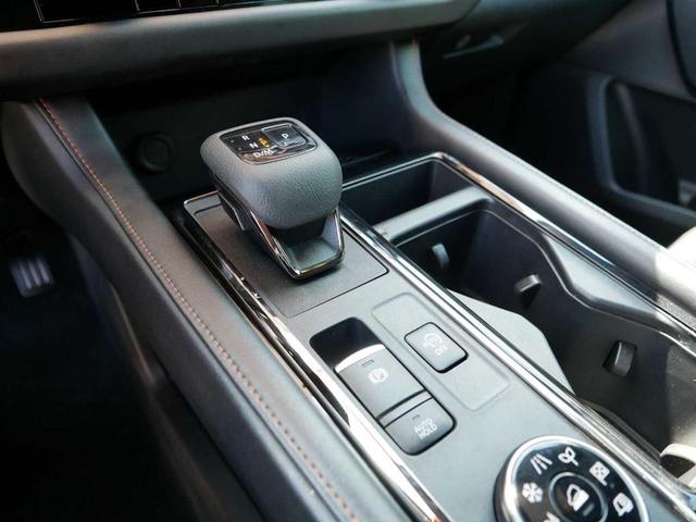 Photo of 2023 Obsidian Green Nissan Pathfinder