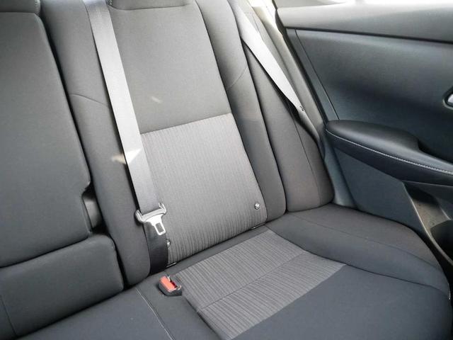 Photo of 2022 Cloud White Nissan Sentra