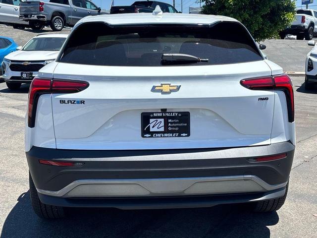 Photo of 2025 Summit White Chevrolet Blazer EV