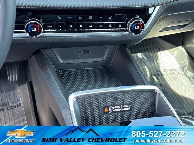 Photo of 2026 Mosaic Black Metallic Chevrolet Equinox