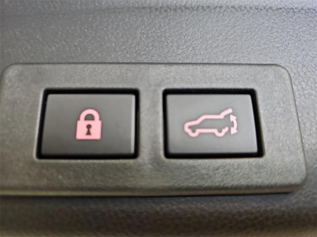 Photo of 2025 Crystal White Pearl Subaru Ascent