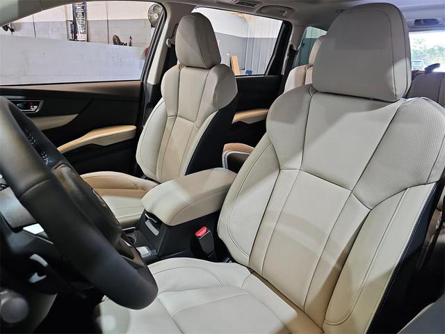Photo of 2025 Crystal White Pearl Subaru Ascent