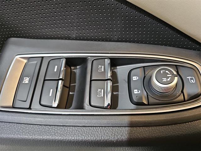 Photo of 2025 Crystal White Pearl Subaru Ascent