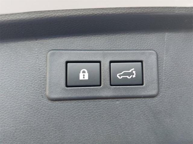 Photo of 2025 Crystal White Pearl Subaru Outback