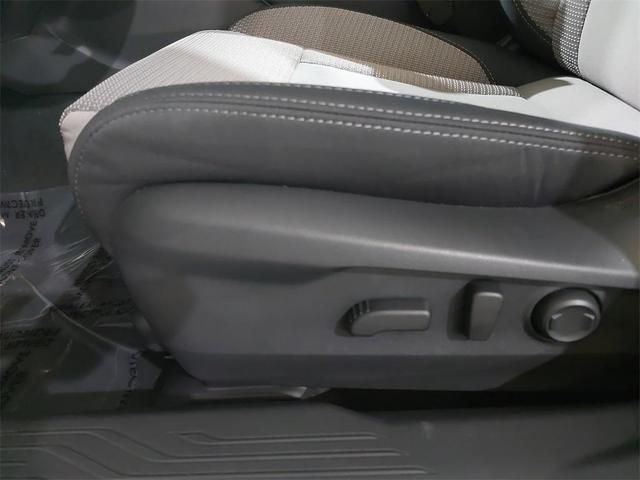 Photo of 2025 Crystal White Pearl Subaru Outback