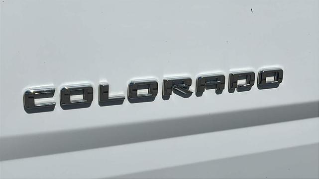 Photo of 2021 Summit White Chevrolet Colorado