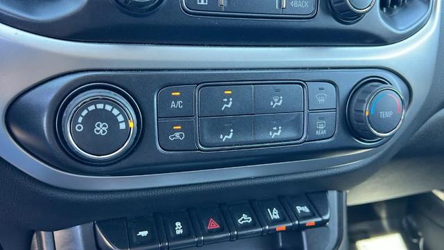 Photo of 2021 Summit White Chevrolet Colorado