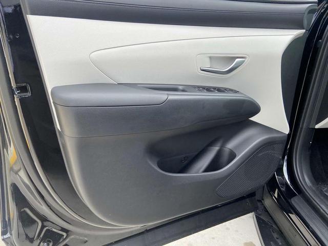 Photo of 2025 Black Hyundai TUCSON