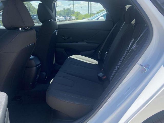 Photo of 2025 White Hyundai ELANTRA HEV