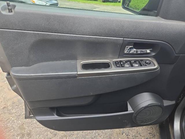 Photo of 2012 Mineral Gray Metallic Clearcoat Jeep Liberty