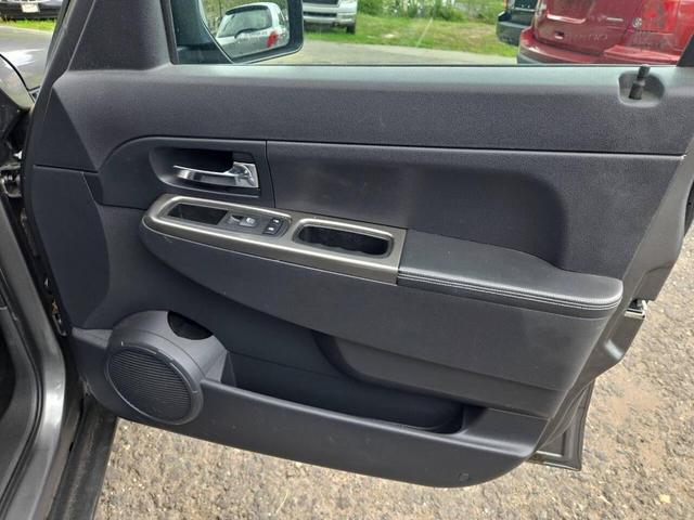 Photo of 2012 Mineral Gray Metallic Clearcoat Jeep Liberty