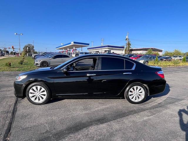 Photo of 2015 Crystal Black Pearl Honda Accord