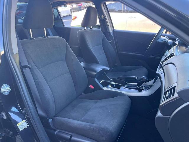 Photo of 2015 Crystal Black Pearl Honda Accord